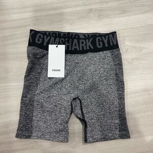 Gym shark shorts size XS!🩷